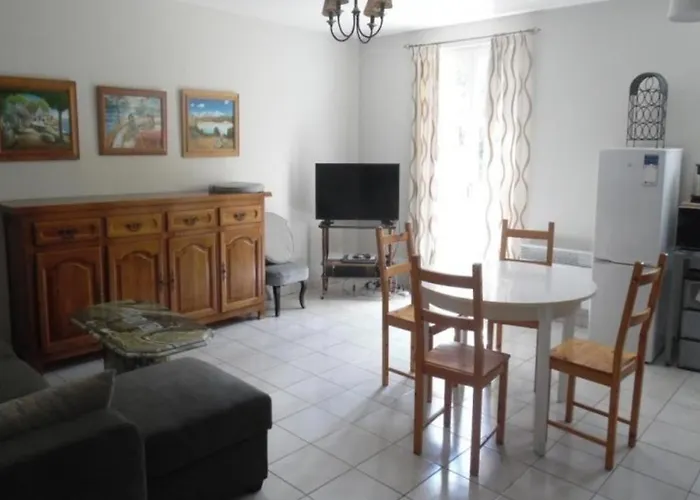 Apartment Confortable F3 Avec Balcon/terrasse En Centre-ville, Proximite Cures, Parking, Ascenseur, Pour 4 Pers. - Fr-1-703-88 *